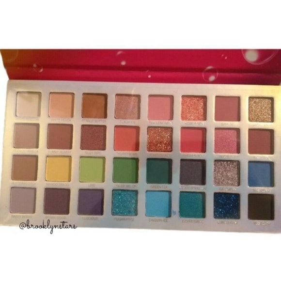 BUBBLE POP EYE SHADOW PALETTE 32 HIGHLY PIGMENTED COLORS - Picture 1 of 5